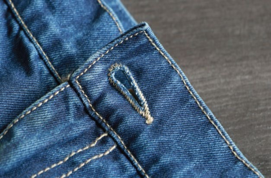 富怡自動(dòng)圓頭鎖眼機(jī)