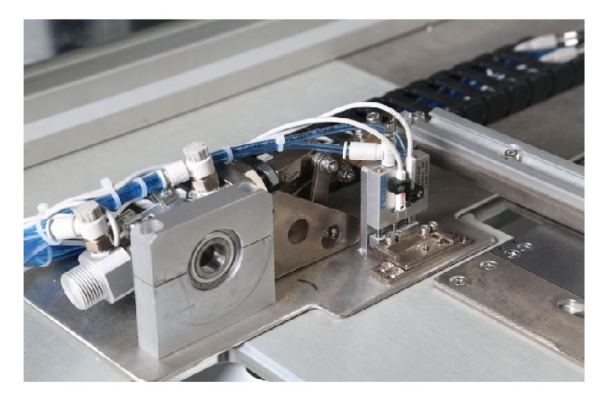 富怡汽車天窗卷陽簾前邊縫紉機