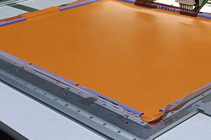 富怡全自動(dòng)旋轉(zhuǎn)機(jī)頭沖繡縫一體機(jī)(輕型6沖刀＋9色繡花+旋轉(zhuǎn)縫紉)